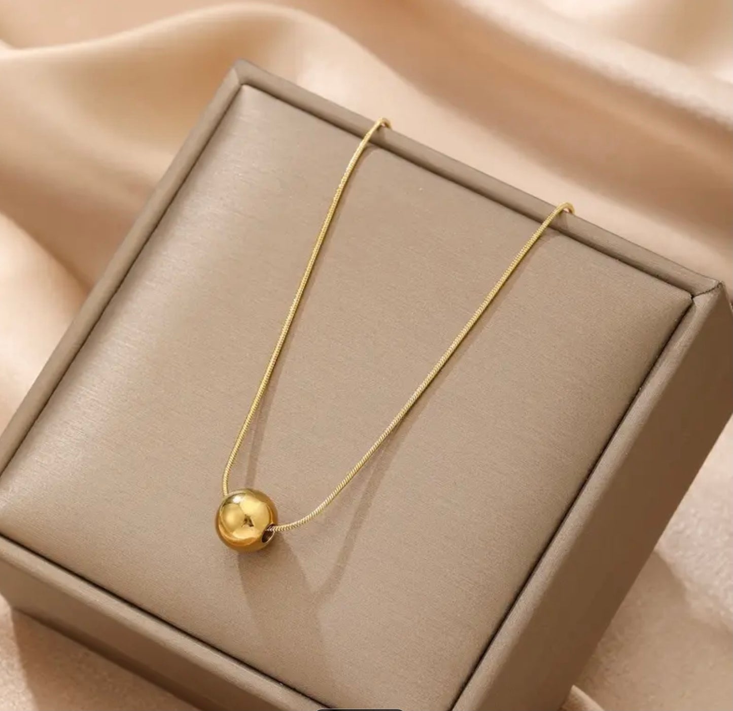 Luna Golden Bead Necklace