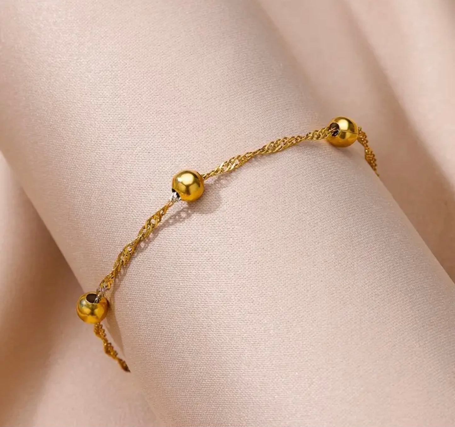 Luna Golden Bead Bracelet