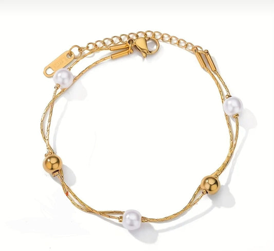 Pearl and Gold Allure Bracelet